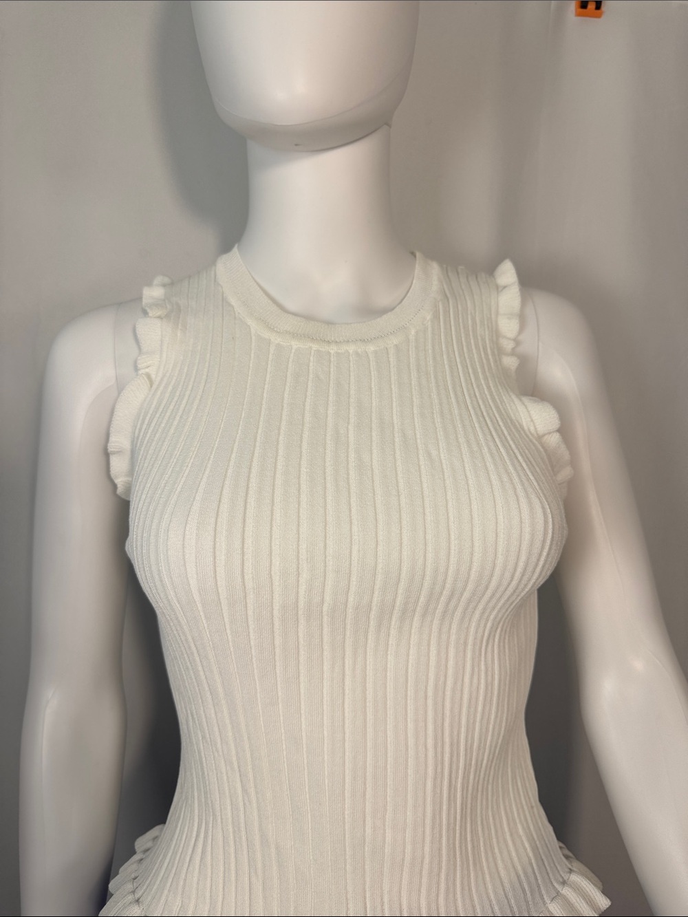 NWT Hem & Thread Ivory Ribbed Ruffle Knit Tank Top Medium - Picture 5 of 10